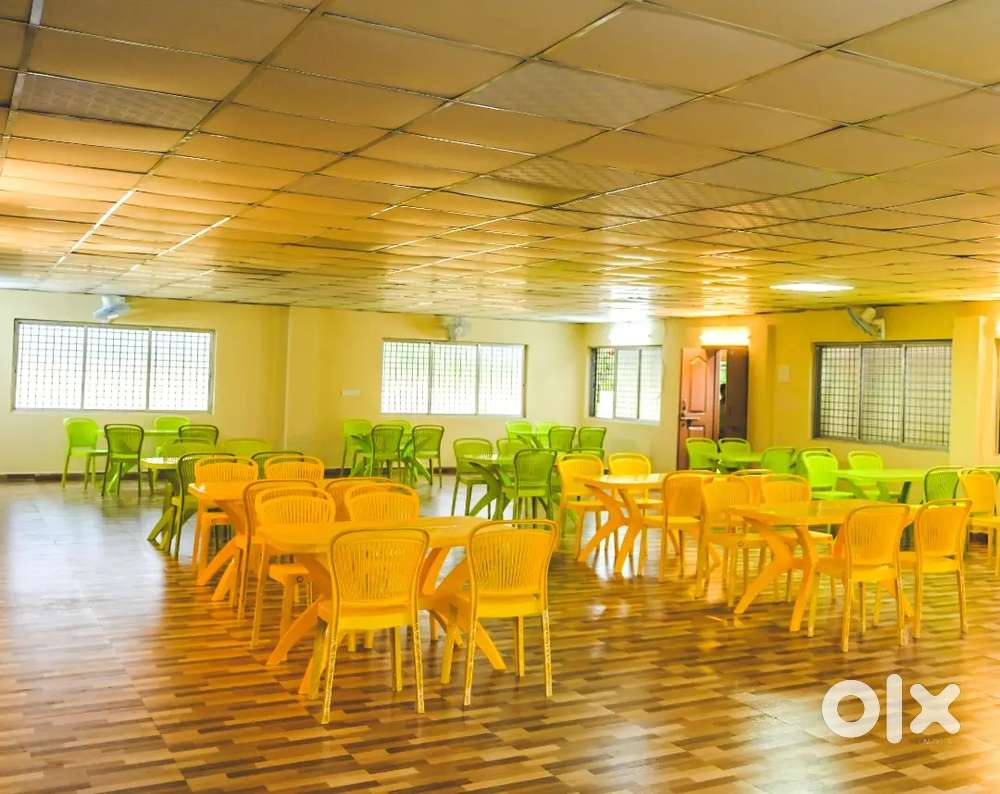 Plastic Chairs or Hotel Chairs With Table Brand New High Quality
