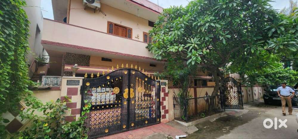 #HOUSE FOR SALE #6 BHK #400 Sq.Yards #5.60 Cr Only