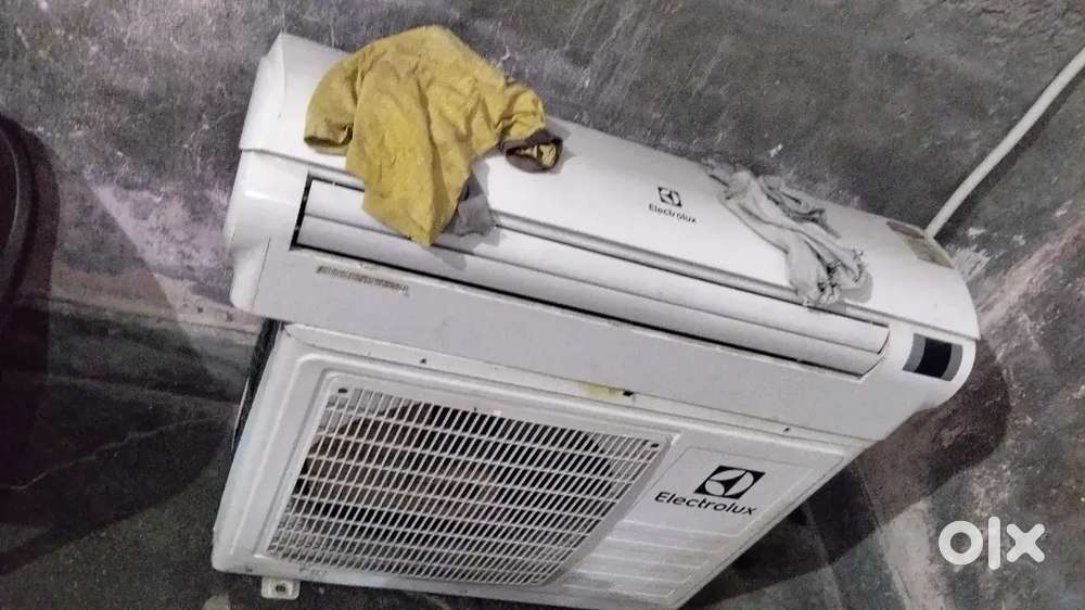 Electrolux AC sale urgently okay condition