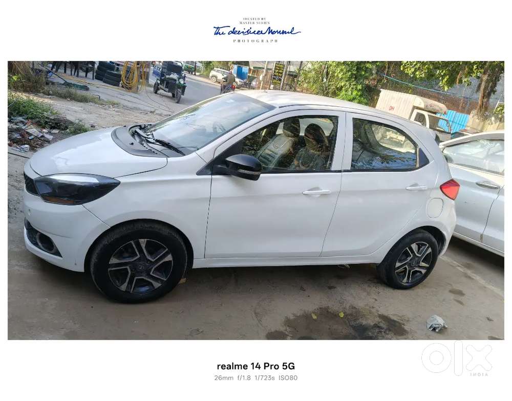 2020- Tiago XZA+ automatic, cng on paper, 1 owner. Top model. New like