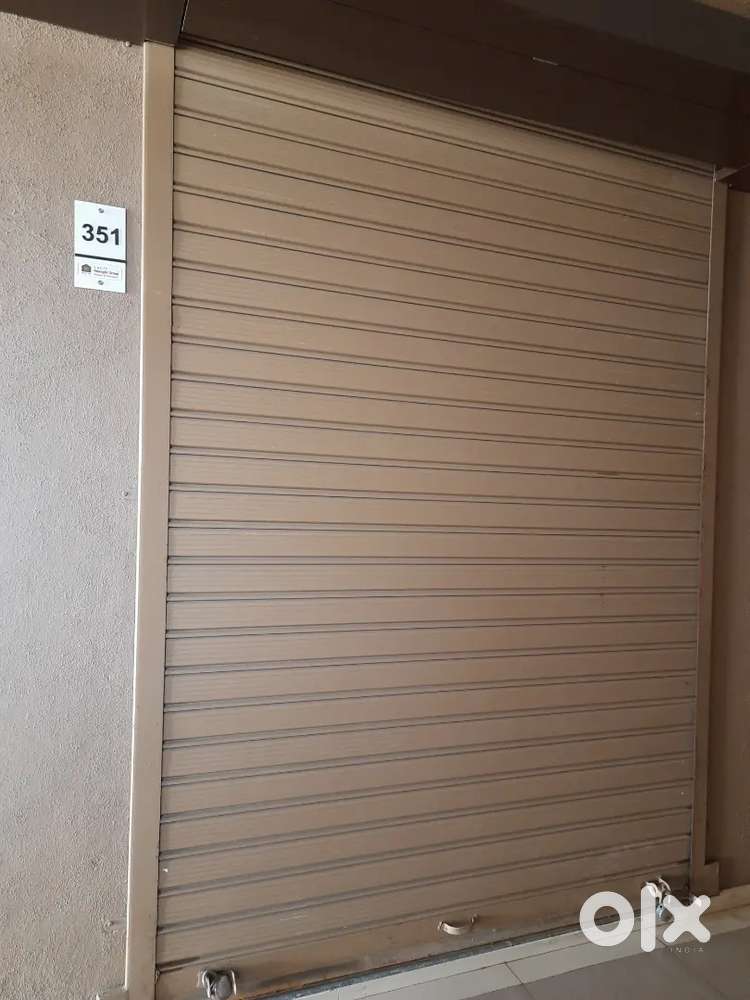 Shop for sale at 8.5 Lacs Rs  at Roongta shopping center, Makhmalabad