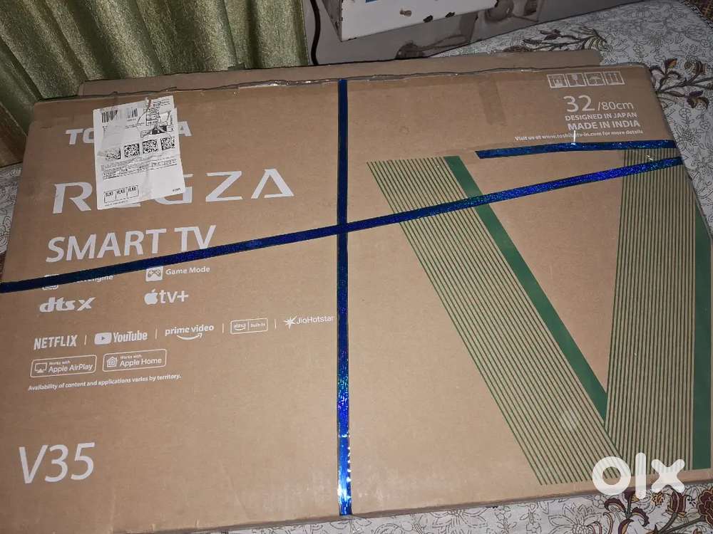 Toshiba smart TV '32 inches'