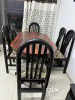 Solid Wood 6 Seater Dining Table With Cushioned Chairs-mint condition