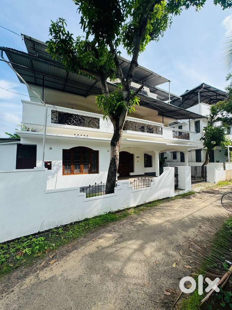 NEAR CHERANALLOOR 4BHK SEMI FURNISHED HOUSE FOR RENT
