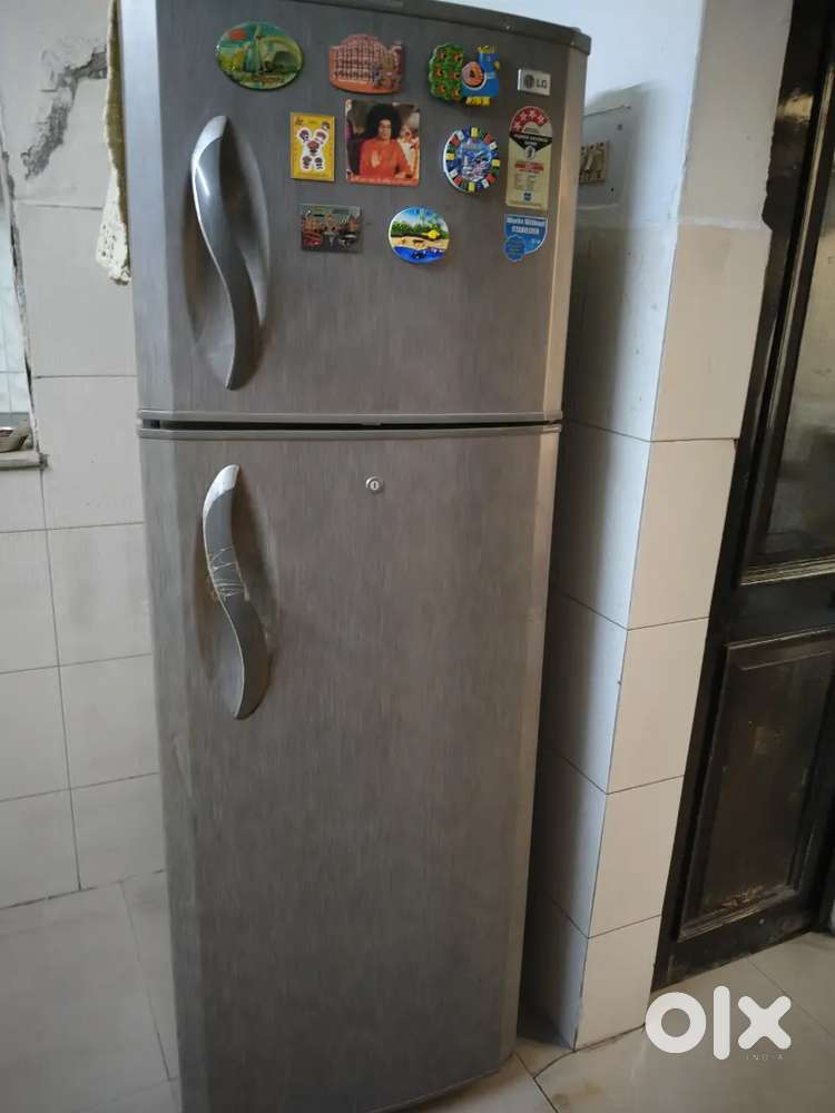 LG fridge (storage 274 liter)