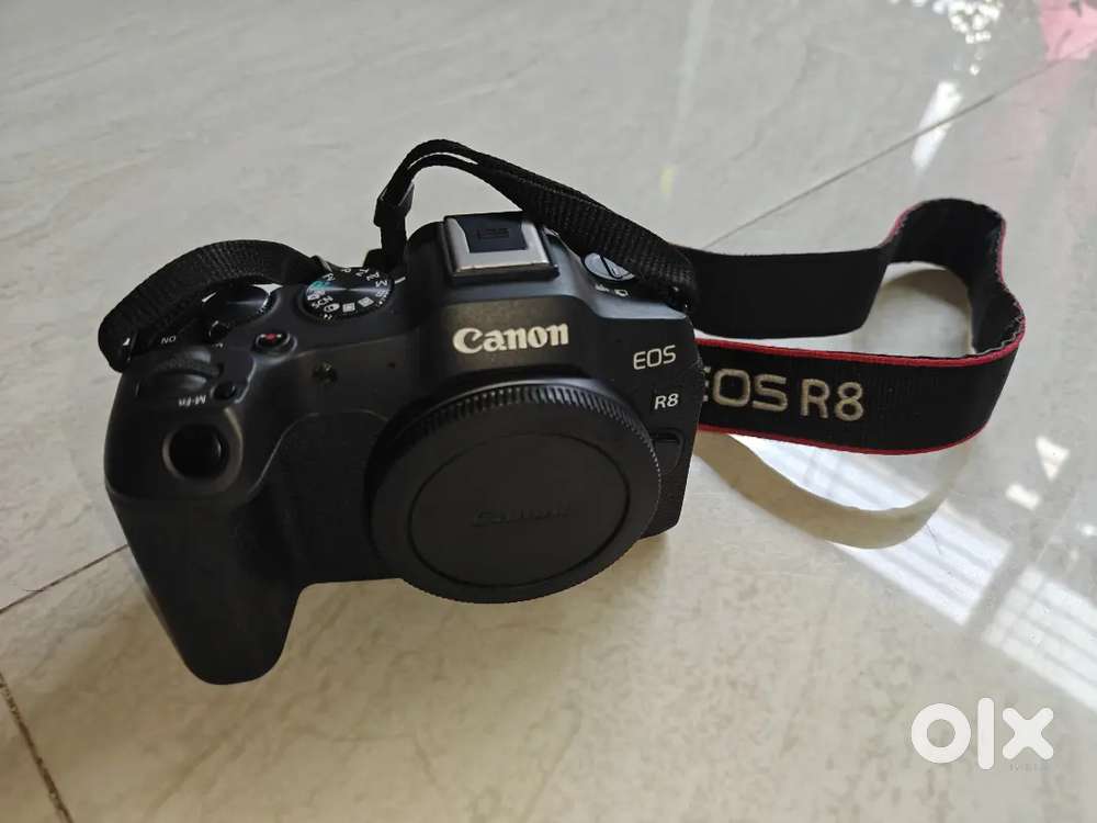 Canon R8 and Godox TT520ii