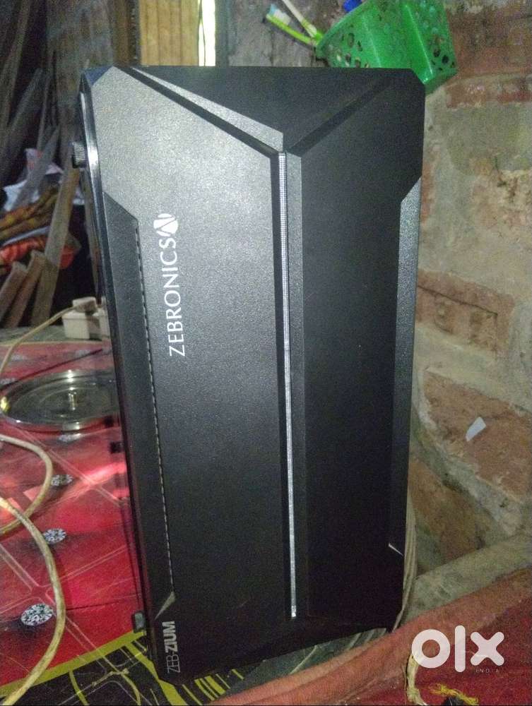 Pc i3 3rd 4 gb ram  256gb ssd RGB keyboard mouse and speaker 8wat