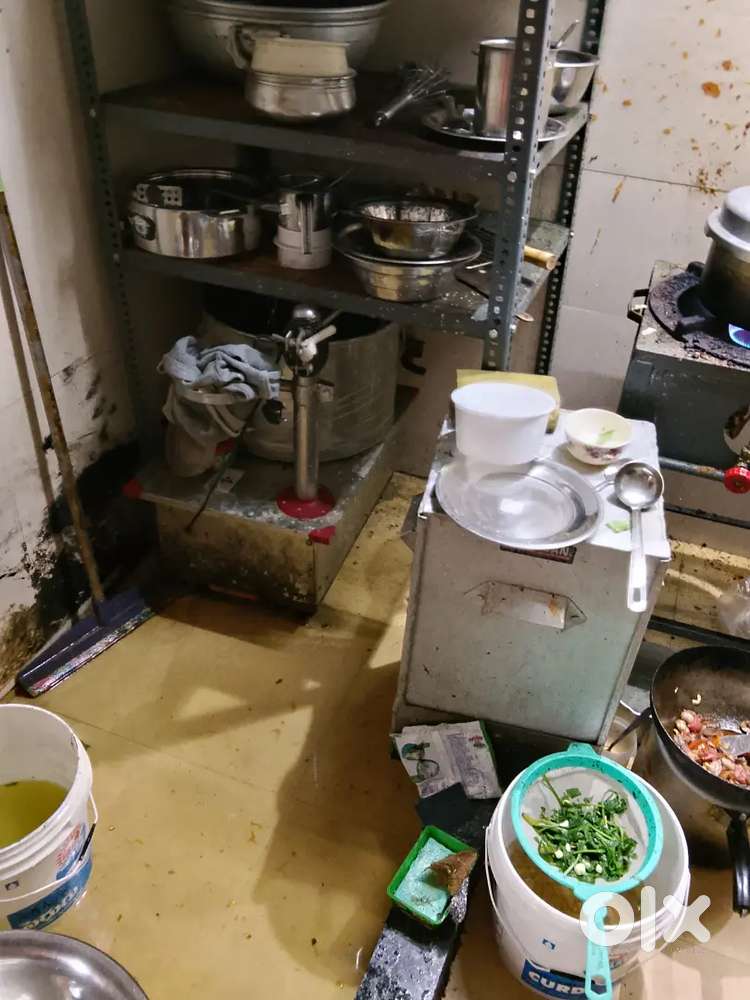Restaurant furniture with equipment