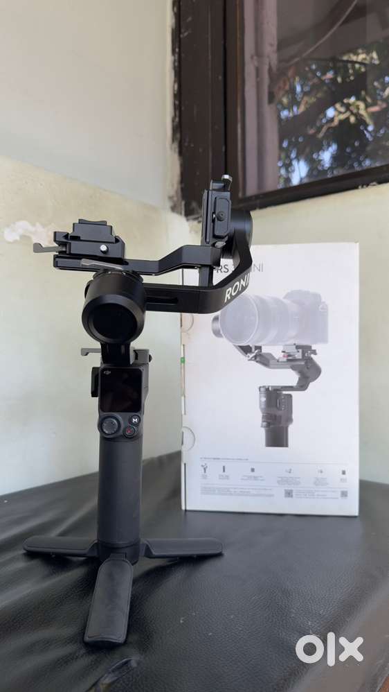 DJI RS 3 Mini Gimbal Stabilizer