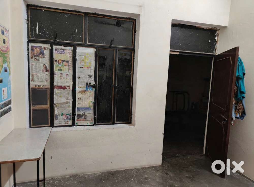 Independent Room (Brother nd sister or Girls)4000 with electricity