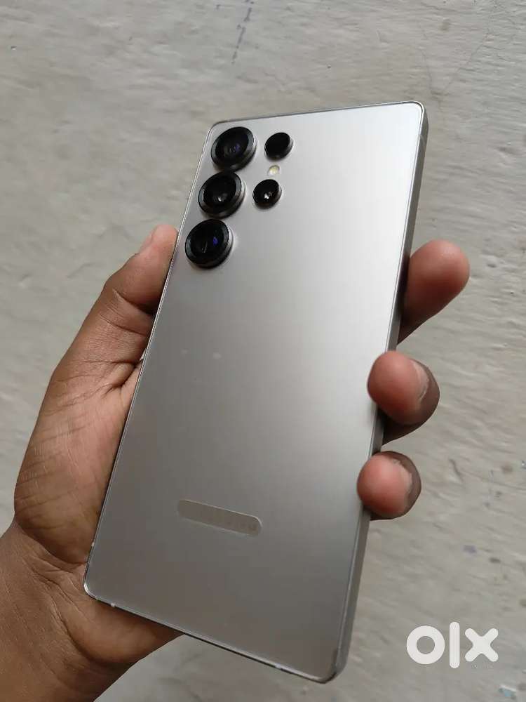 Samsung s25 ultra 2.5month old only with insurance zero depth