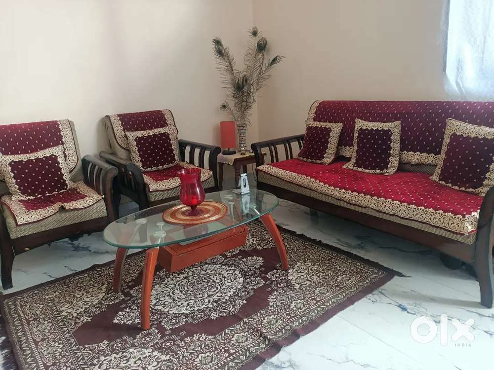 Sofa set for immediate sale near Hathi Kheda Kotra V Good condition