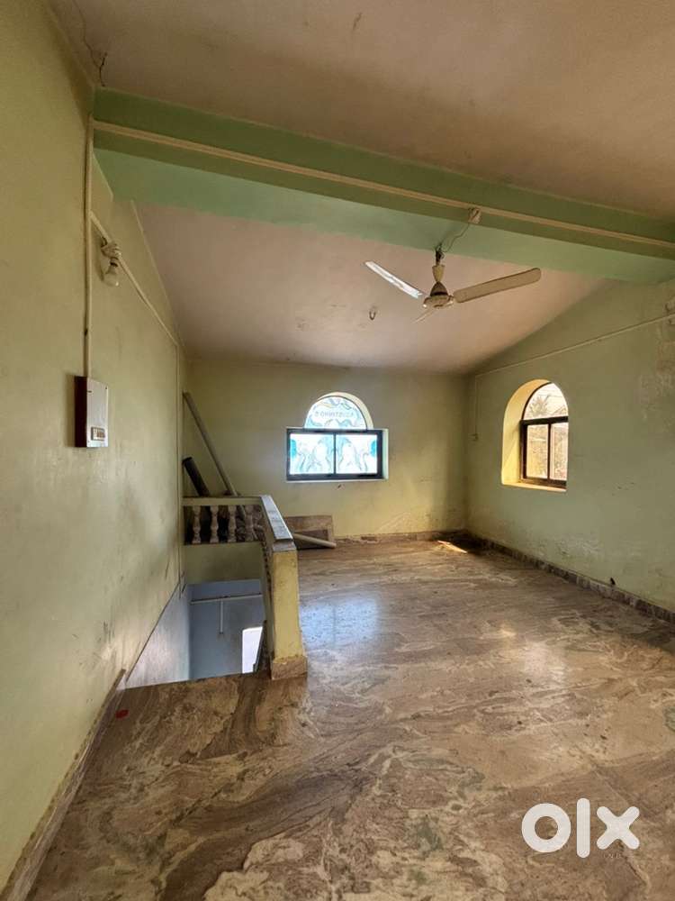 Available for rent, shop/office/godown with common toilet nr Porvorim