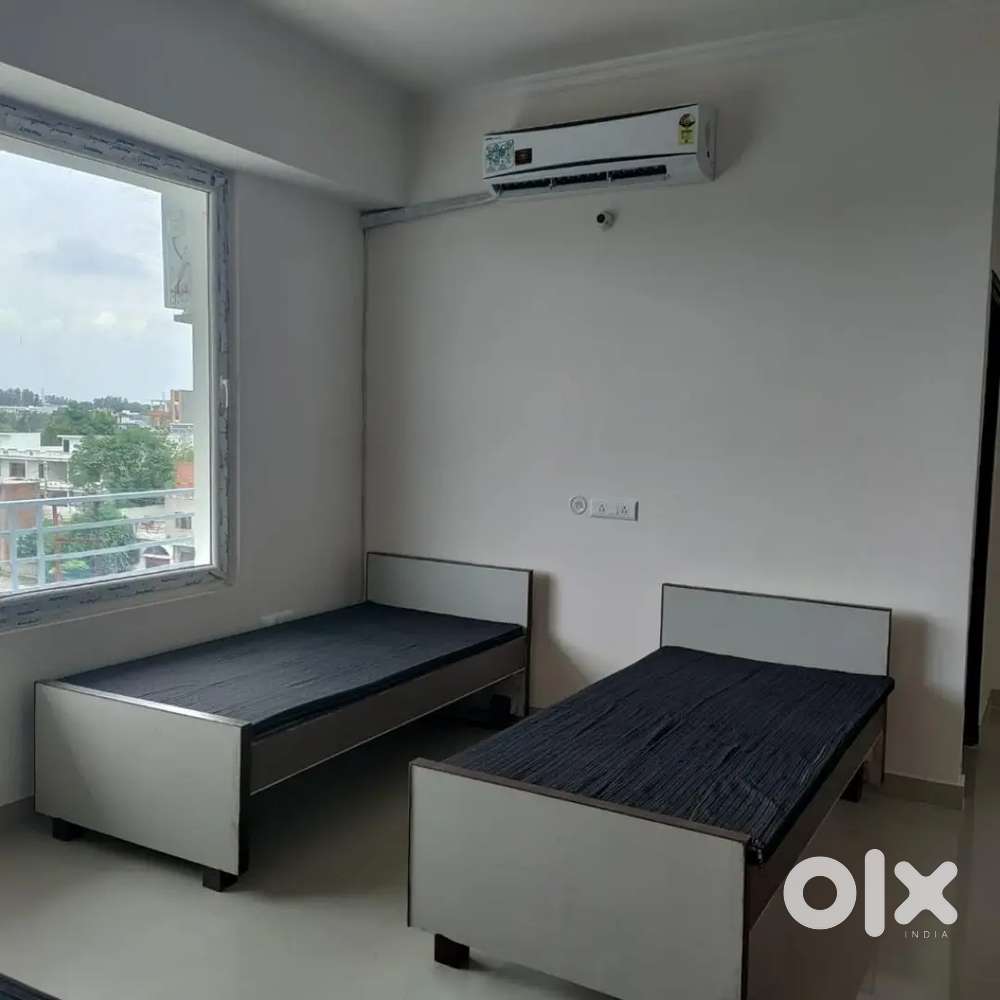 1bhk fully furnished  with foodwithout owner All Lucknow