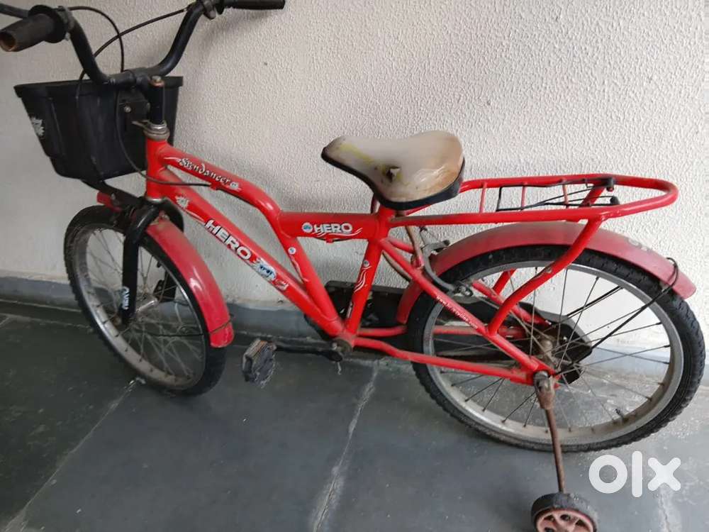 Good condition cycle for girls or boys both 6 to 9 year old kids