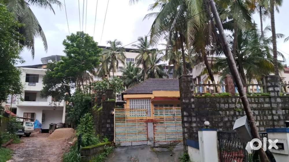 I AM BROKER)PLAY SCHOOL HOUSE VALENCIA WITH COMPOUND WALL 70000RENT