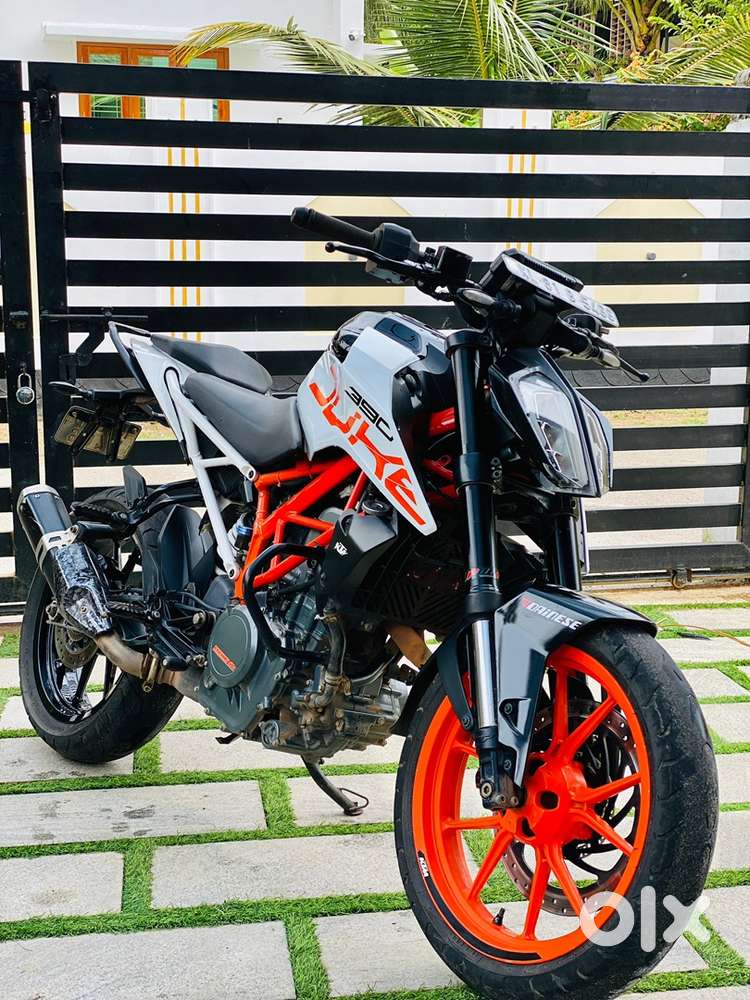 Duke390 low km second owner