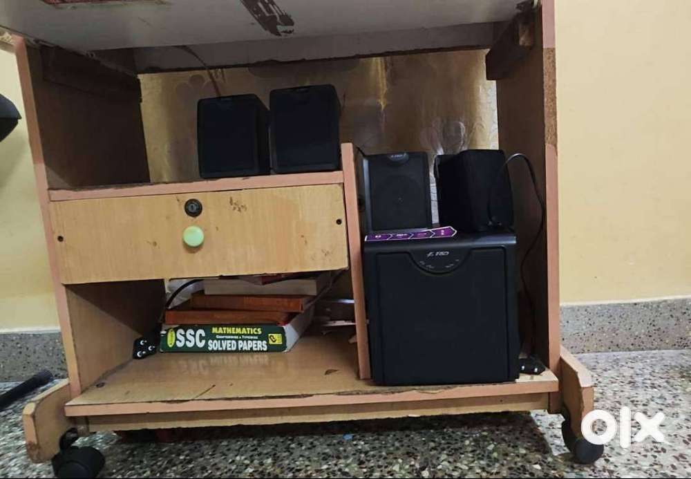 Movable Wooden Computer Table ( L35 x W 18 x H 30 inches)