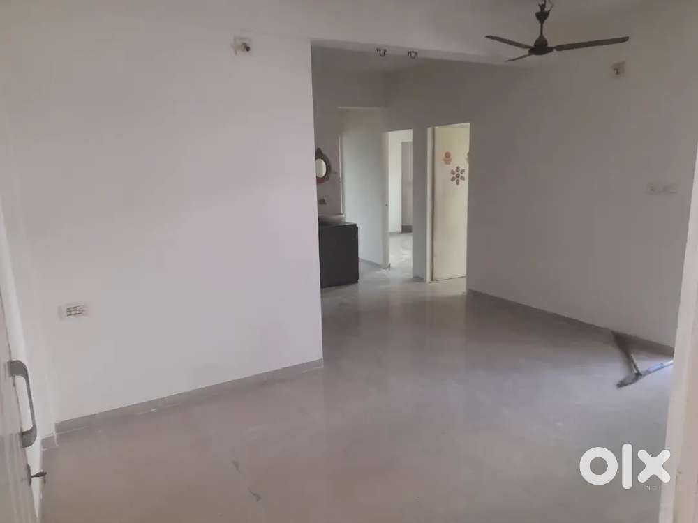 3BHK NEWLY PAINTED SEMI FURNISHED FLAT FOR RENT IN VASNA BHAYLI