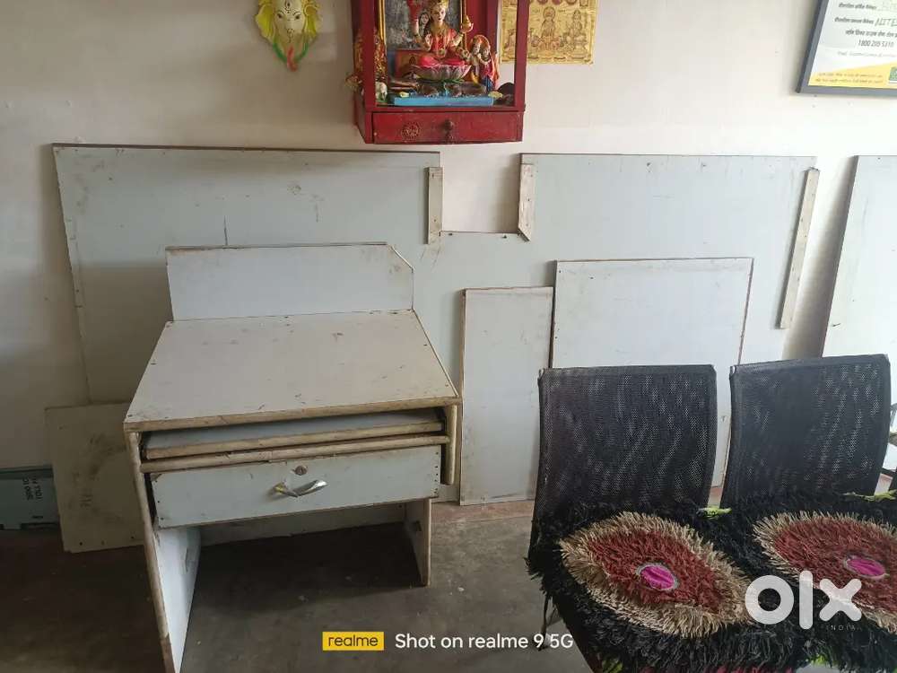 Ply and computer table