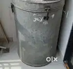 200 kg tin, 50 kg tin, revolving chair