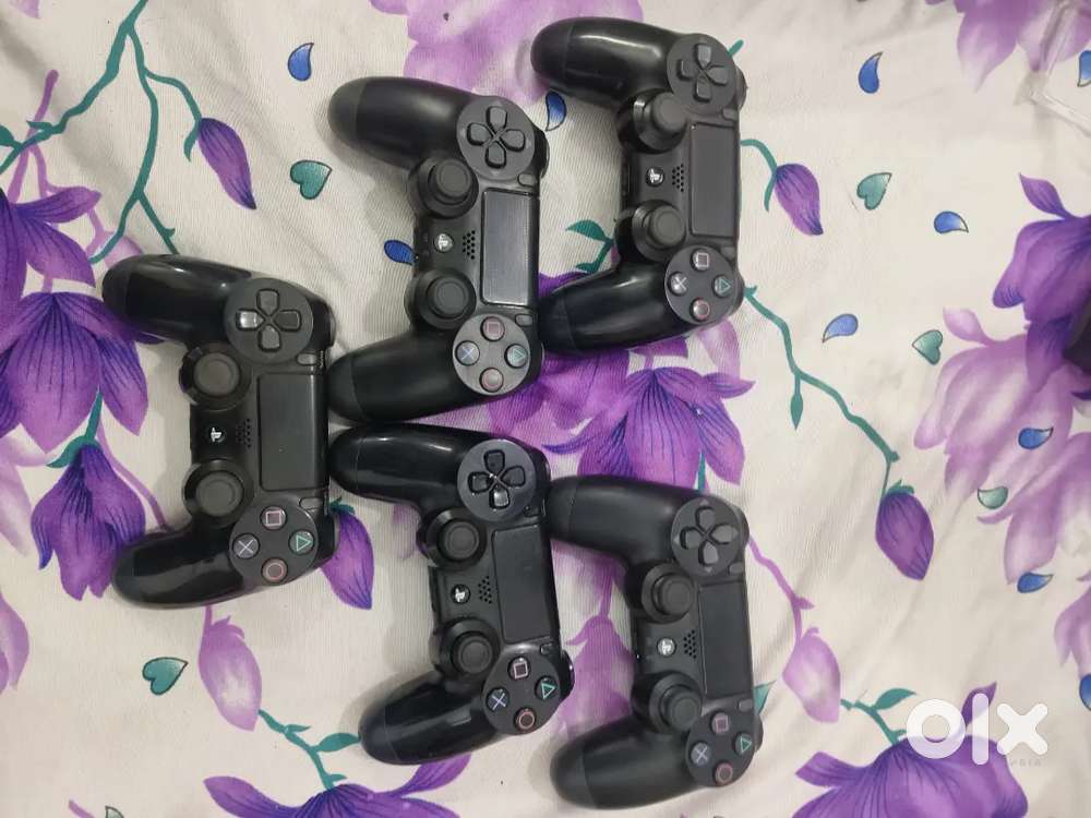 PS4 controler neat condition 5 pic