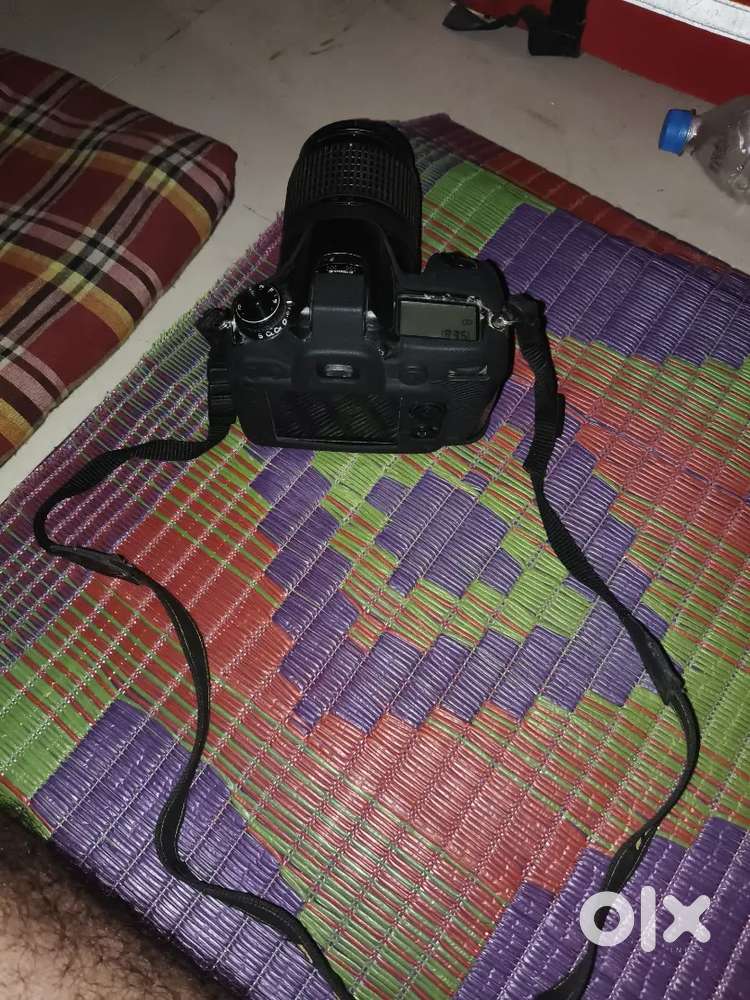Nikon 7200d camera  and  18-140 lanes with dubble battery with bag