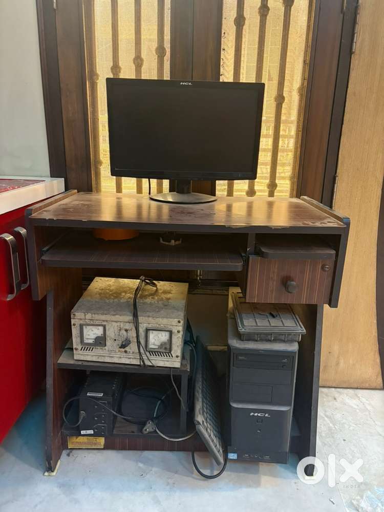 Computer table
