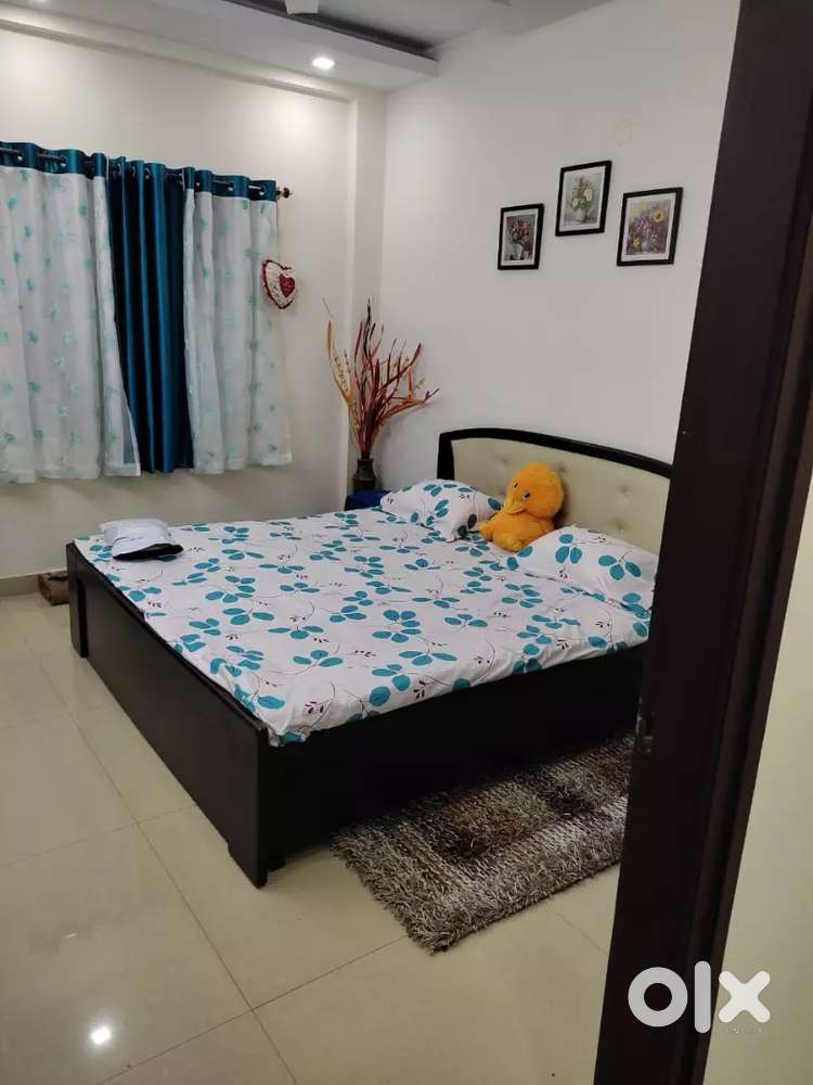 2 BHK FLAT FOR URGENT SALE