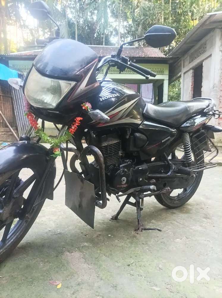 Honda shine 125 , very good condition