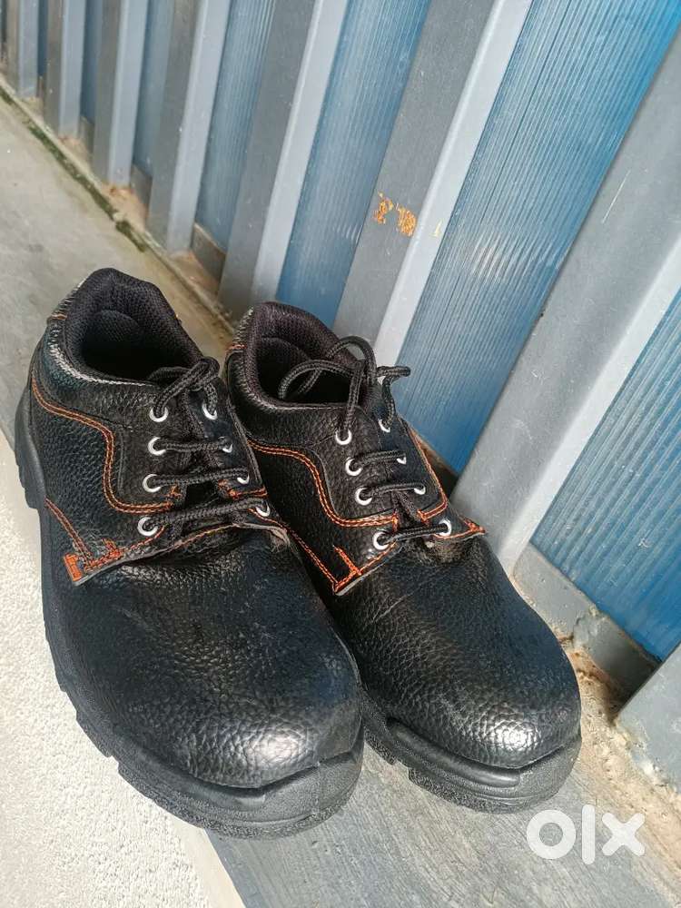 Safety shoes