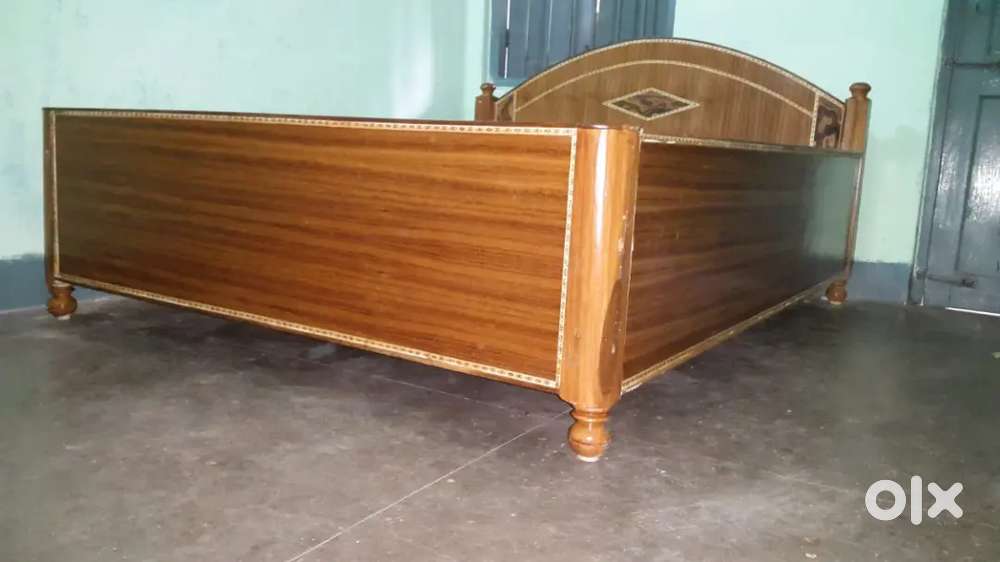 ## queen size box bed having size 5/6.5