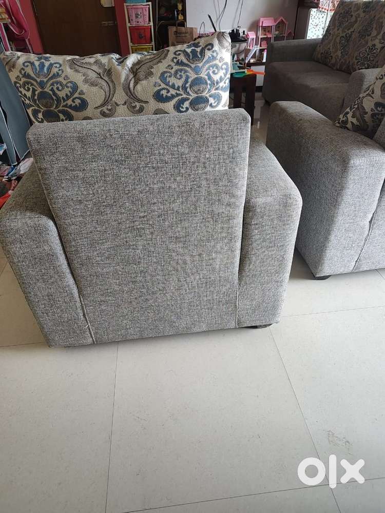3+2 seater sofa set