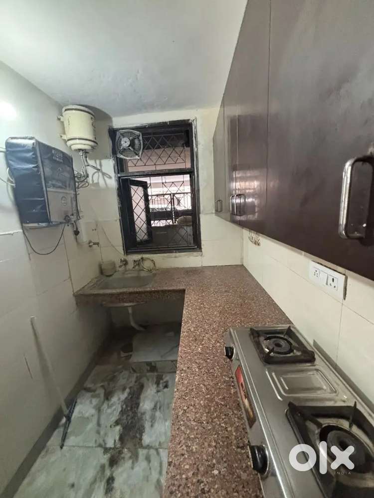 2 BHK flat for rent 2 side open building