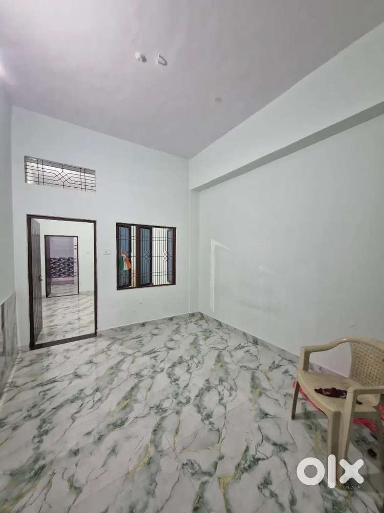 2bhk flat for rent, 100 m away from main road