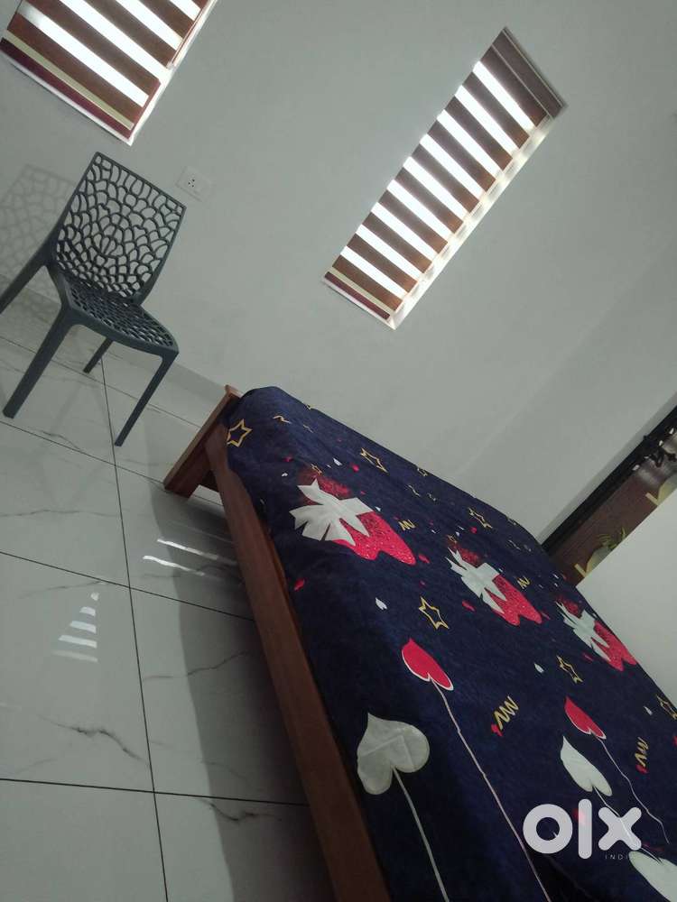 Rooms available for rent 24/12/6/hrs, Monthly