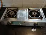 Gas stove with two burner