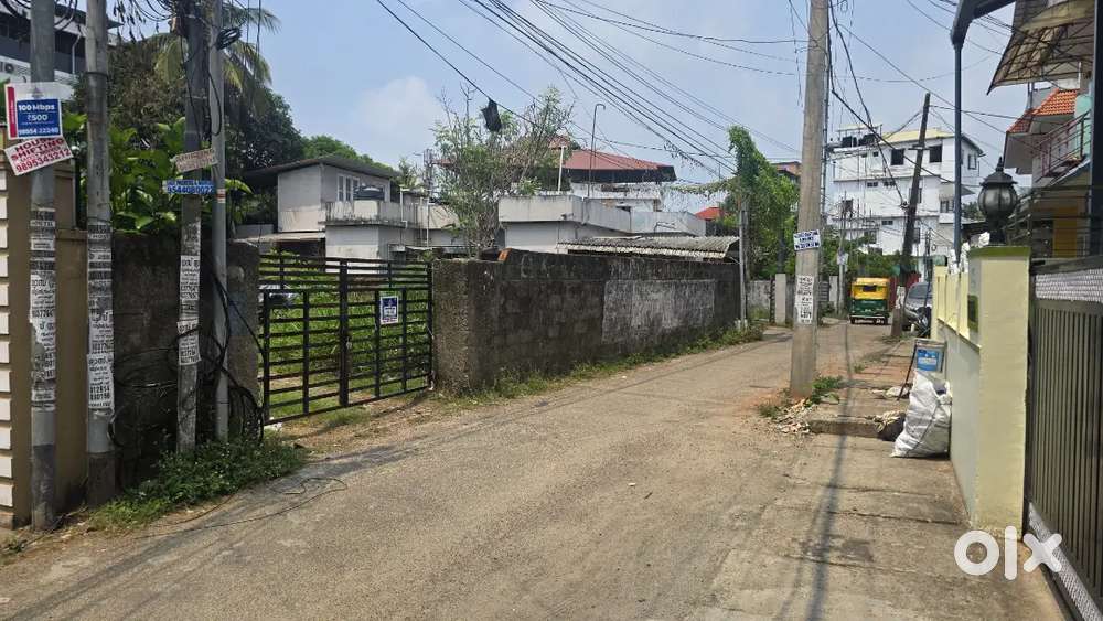 Urgent sale 15 സെന്റ് prime land എറണാകുളം നോർത്ത്  16 lack per സെന്റ്