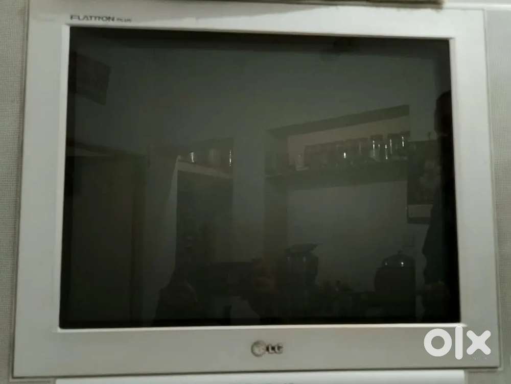 LG Flatron Max 21-inch color television.