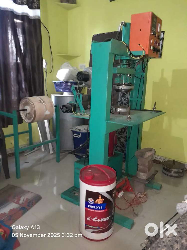 Automatic hydronic paper plate machine