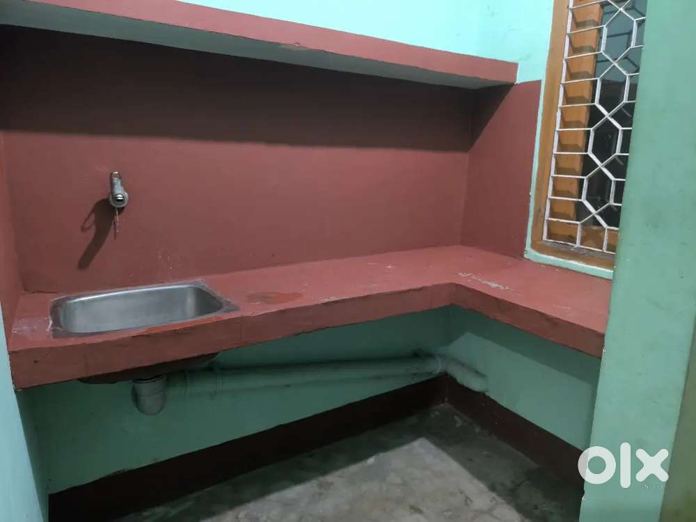 At Lokhra single room, bathroom,kitchen and running water