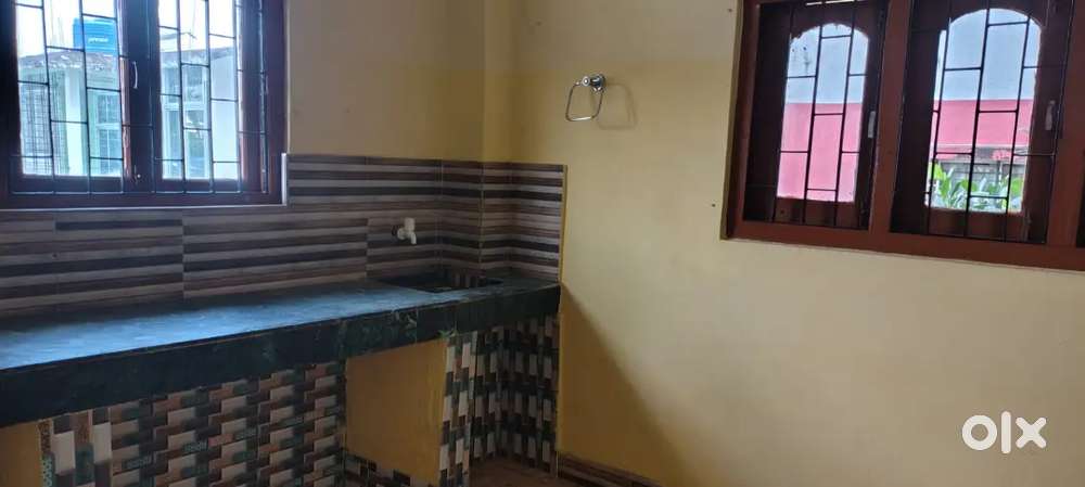 Independent single room attached bathroom