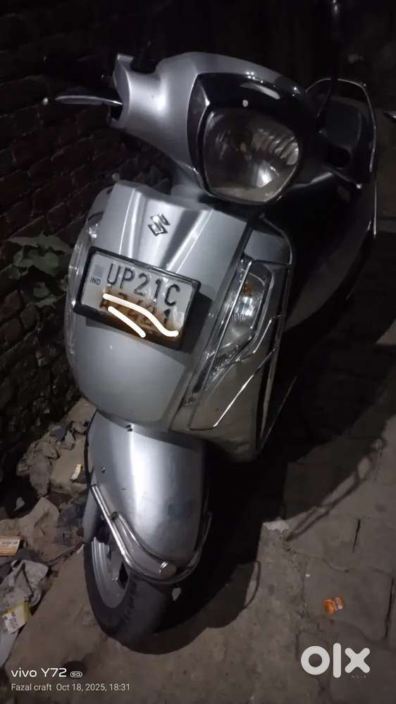 Selling my new brand condition scooter access 125