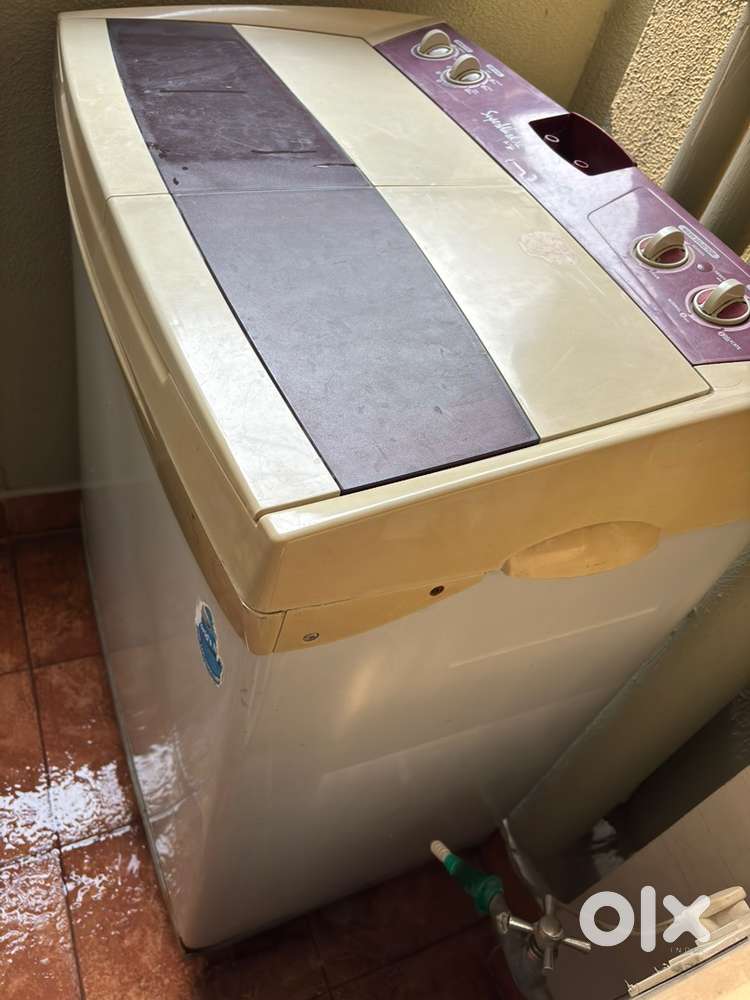 Whirlpool brand Semi automatic machine