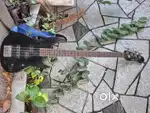 Base guitar