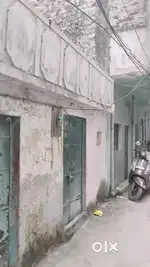 Shade dala hua hai bore hai plot man kar bech rahe hai 2 taraf road