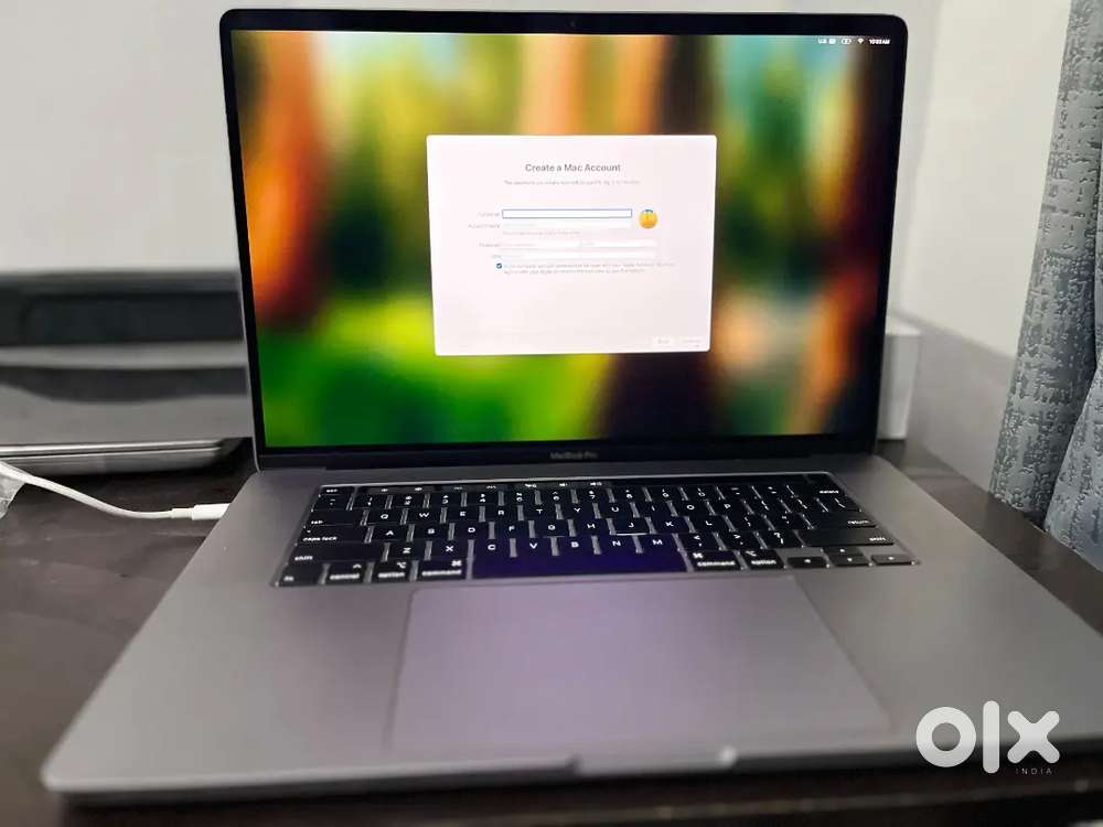 Apple MacBook Pro 2019 – 16 GB RAM  * 512 SSD * Superb Condition