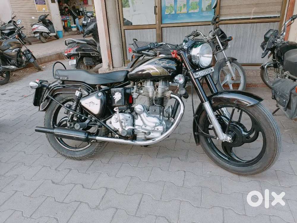 Royal Enfield old model standard Bullet