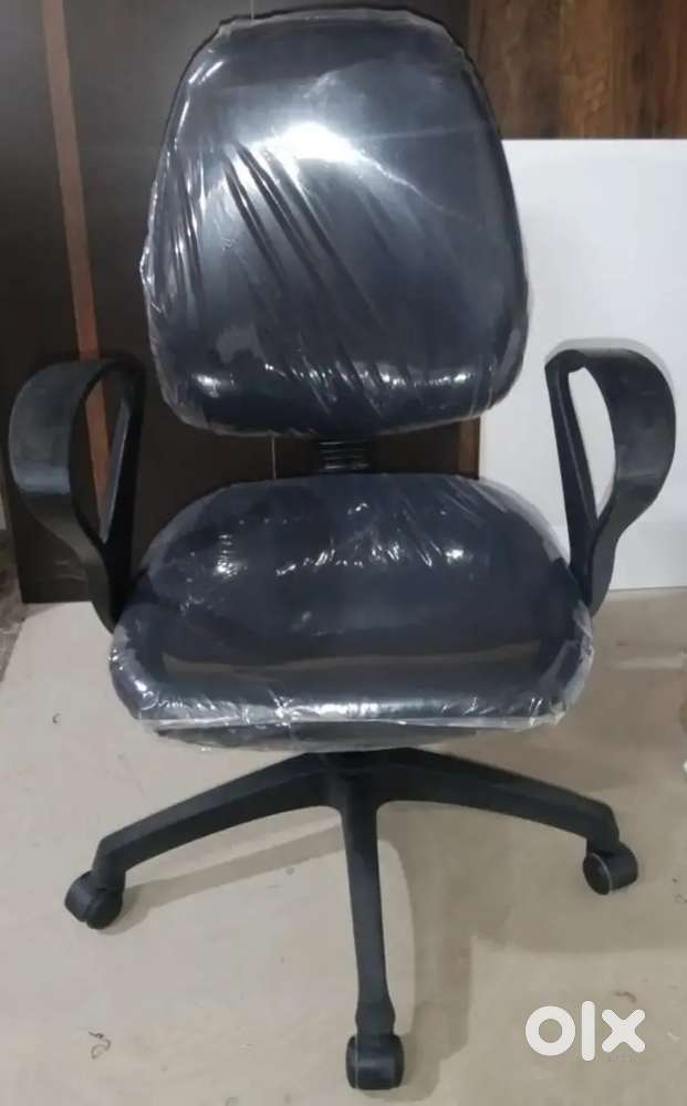 Refurbished chairs starting Rs 1700 with warranty