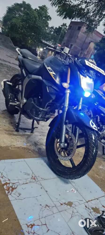 YAMAHA FZ V2